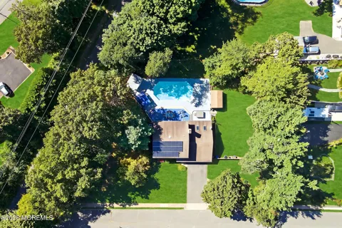 2211 Lark Drive