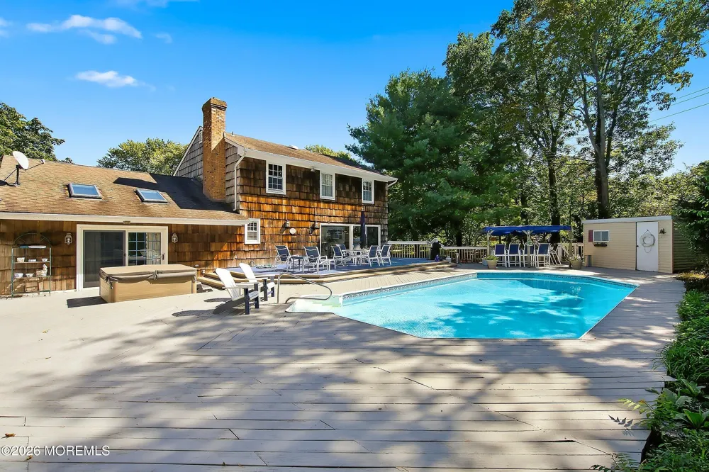 2211 Lark Drive Allenwood, NJ 08720