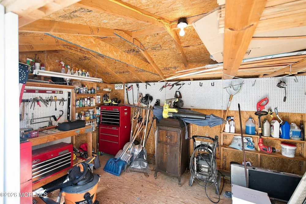 2211 Lark Drive Allenwood, NJ 08720