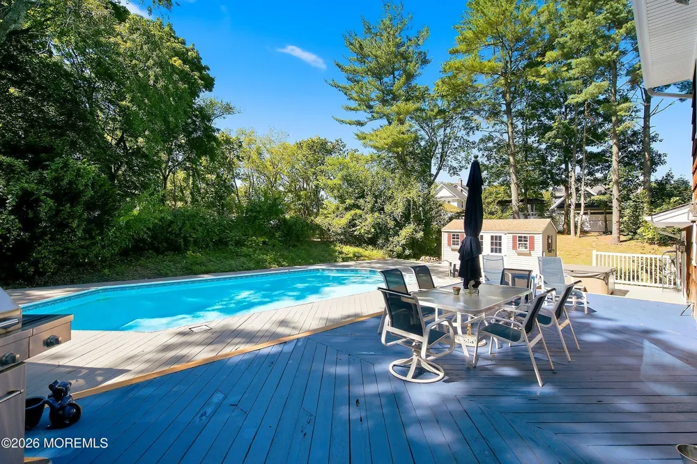 2211 Lark Drive Allenwood, NJ 08720