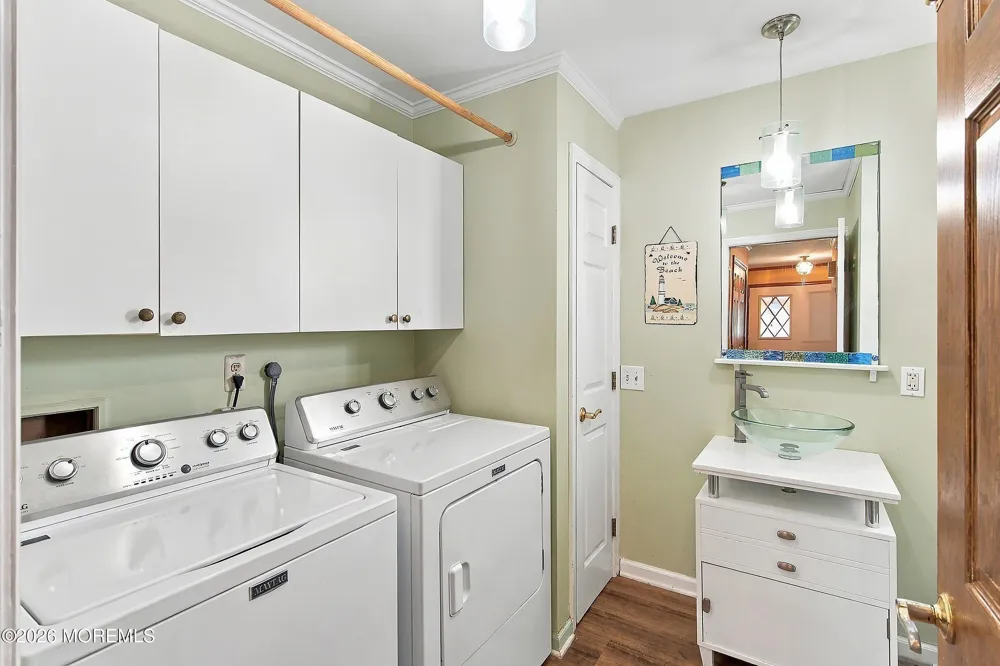 2211 Lark Drive Allenwood, NJ 08720