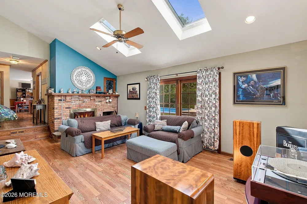2211 Lark Drive Allenwood, NJ 08720