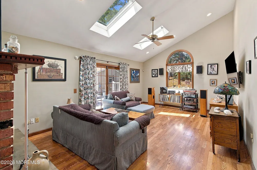 2211 Lark Drive Allenwood, NJ 08720