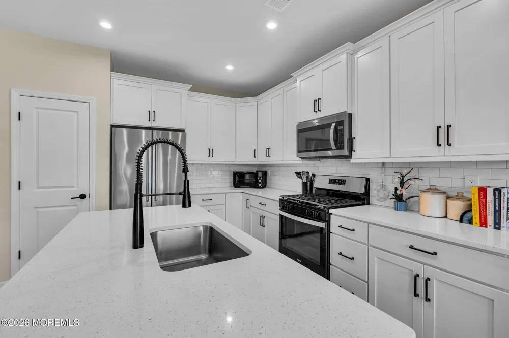 6 Chapel Lane Wall, NJ 07753