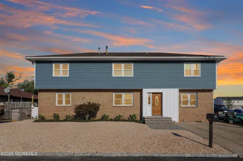 19 Acapulco Drive