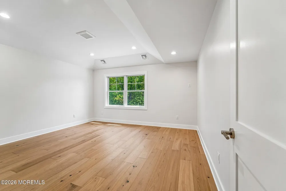 11 Scarlet Drive Piscataway, NJ 08854