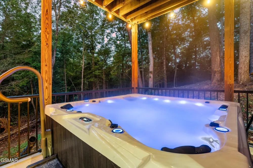 1325 Harmony Way Sevierville, TN 37876