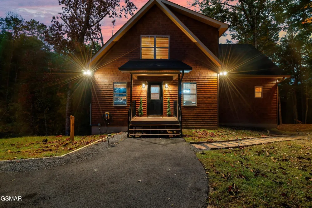 1325 Harmony Way Sevierville, TN 37876