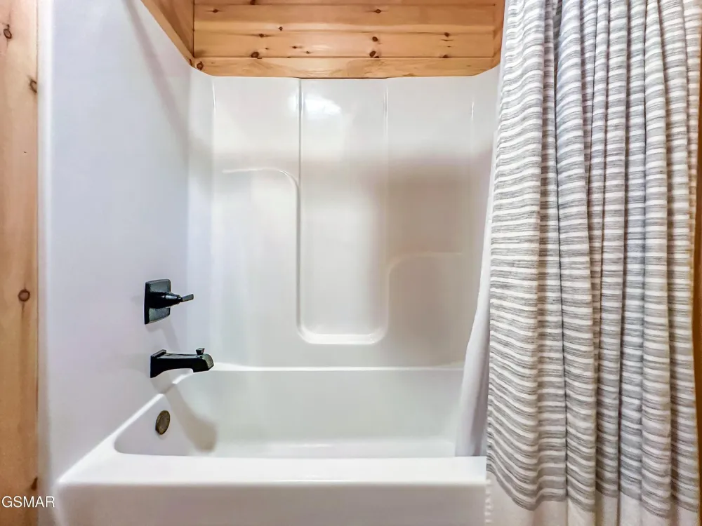 1325 Harmony Way Sevierville, TN 37876