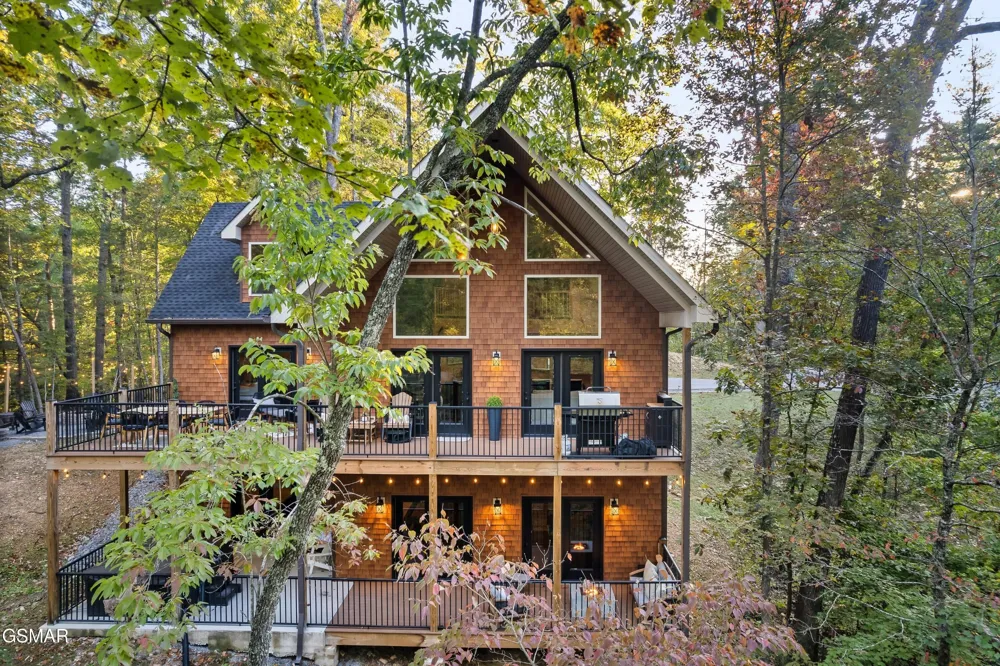 1325 Harmony Way Sevierville, TN 37876