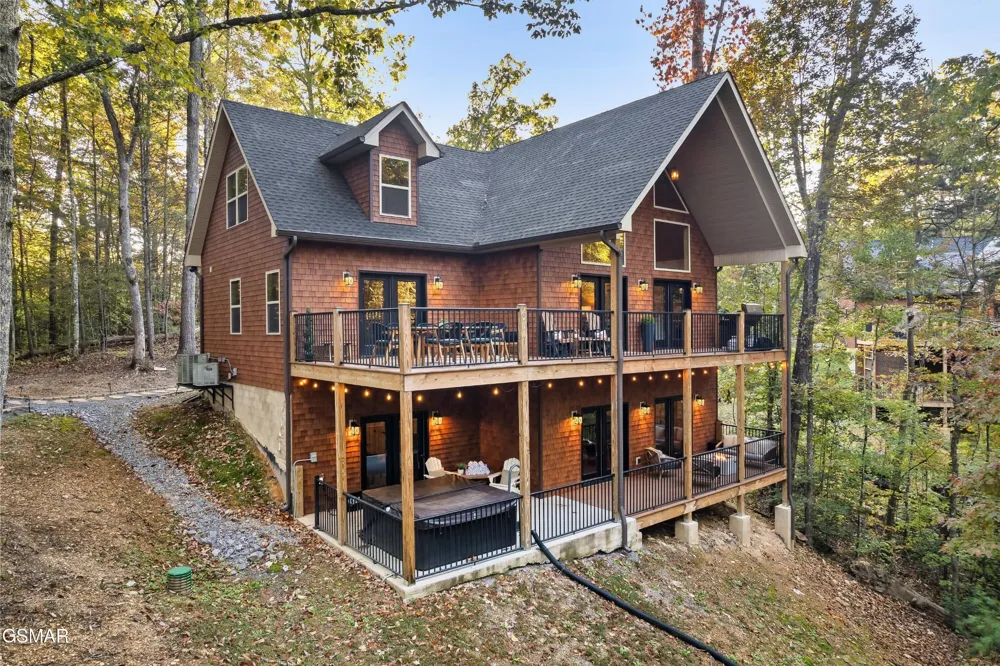 1325 Harmony Way Sevierville, TN 37876