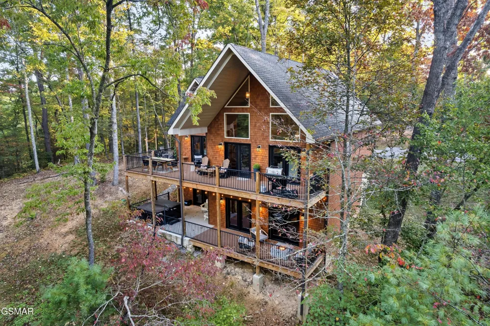 1325 Harmony Way Sevierville, TN 37876