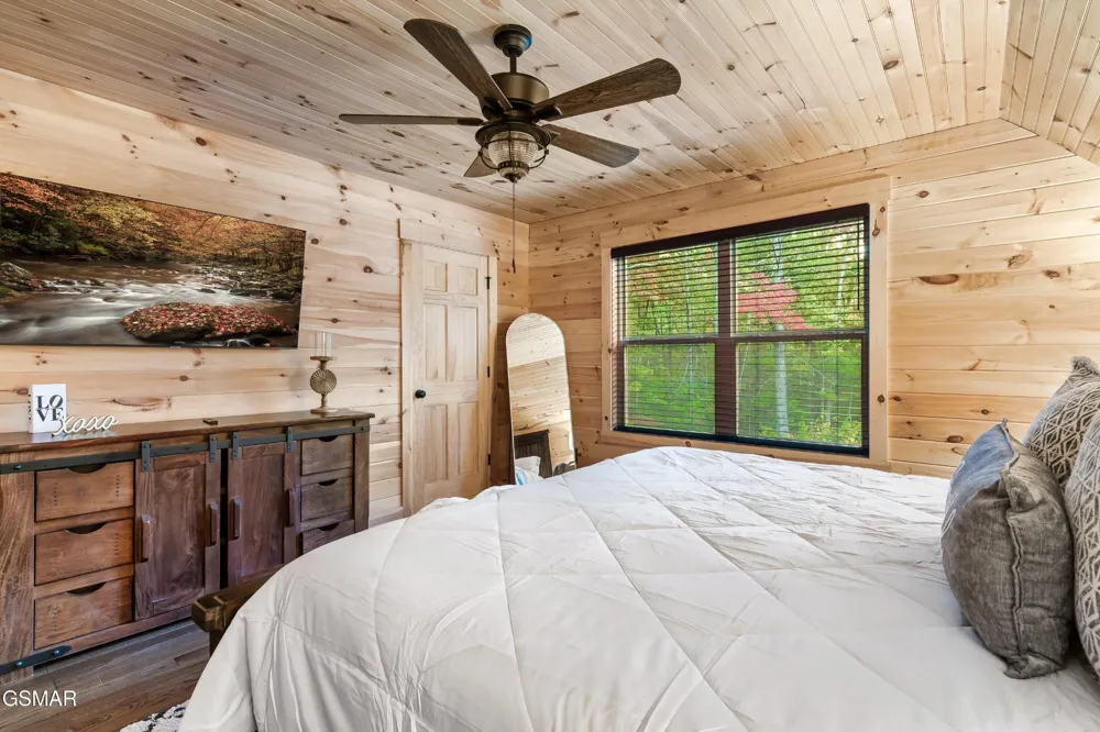 1325 Harmony Way Sevierville, TN 37876