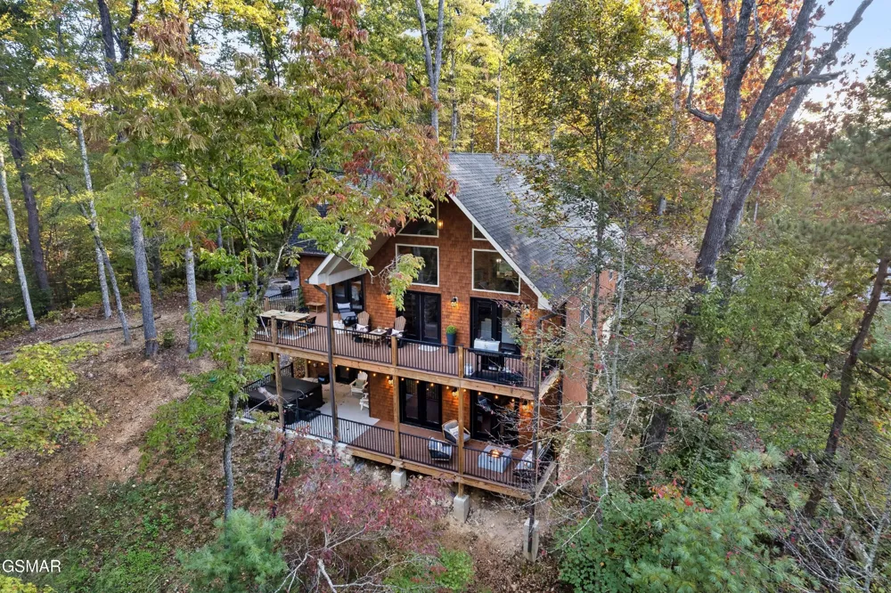 1325 Harmony Way Sevierville, TN 37876