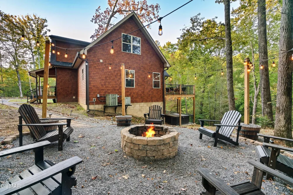 1325 Harmony Way Sevierville, TN 37876
