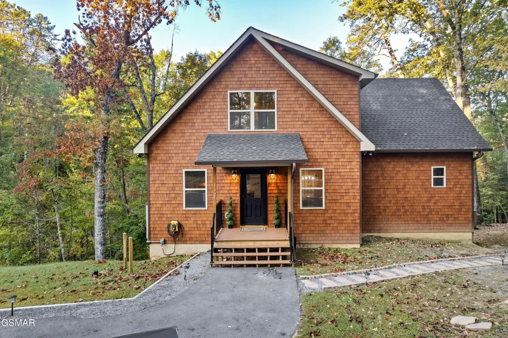 1325 Harmony Way Sevierville, TN 37876