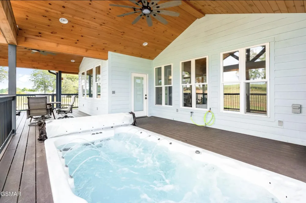 672 Winding Creek Way Walland, TN 37886