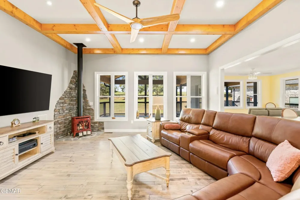 672 Winding Creek Way Walland, TN 37886