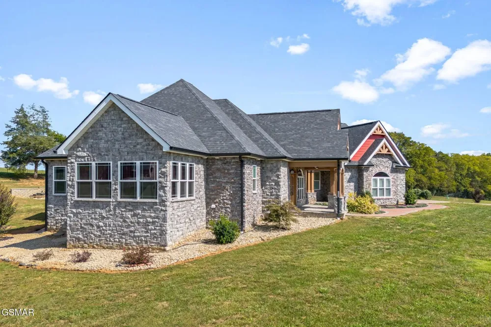 672 Winding Creek Way Walland, TN 37886