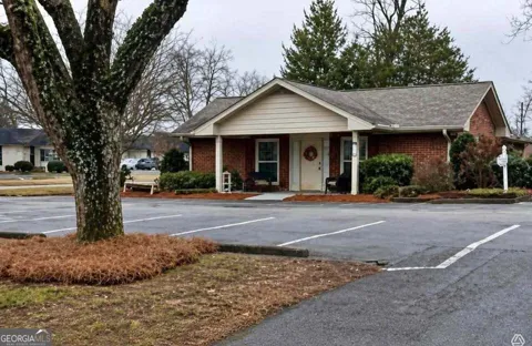 560 N Jeff Davis DR