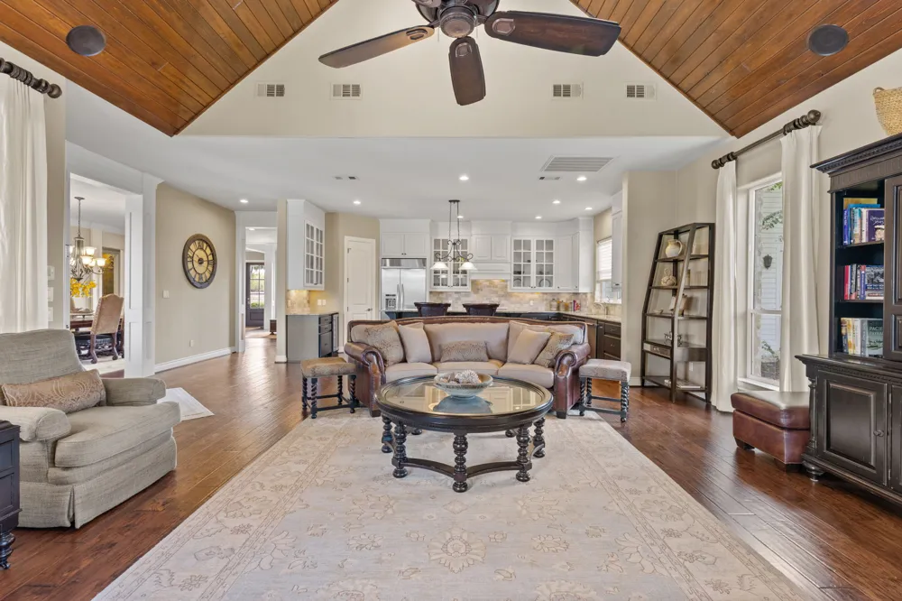101 Diamond Hill Horseshoe Bay, TX 78657