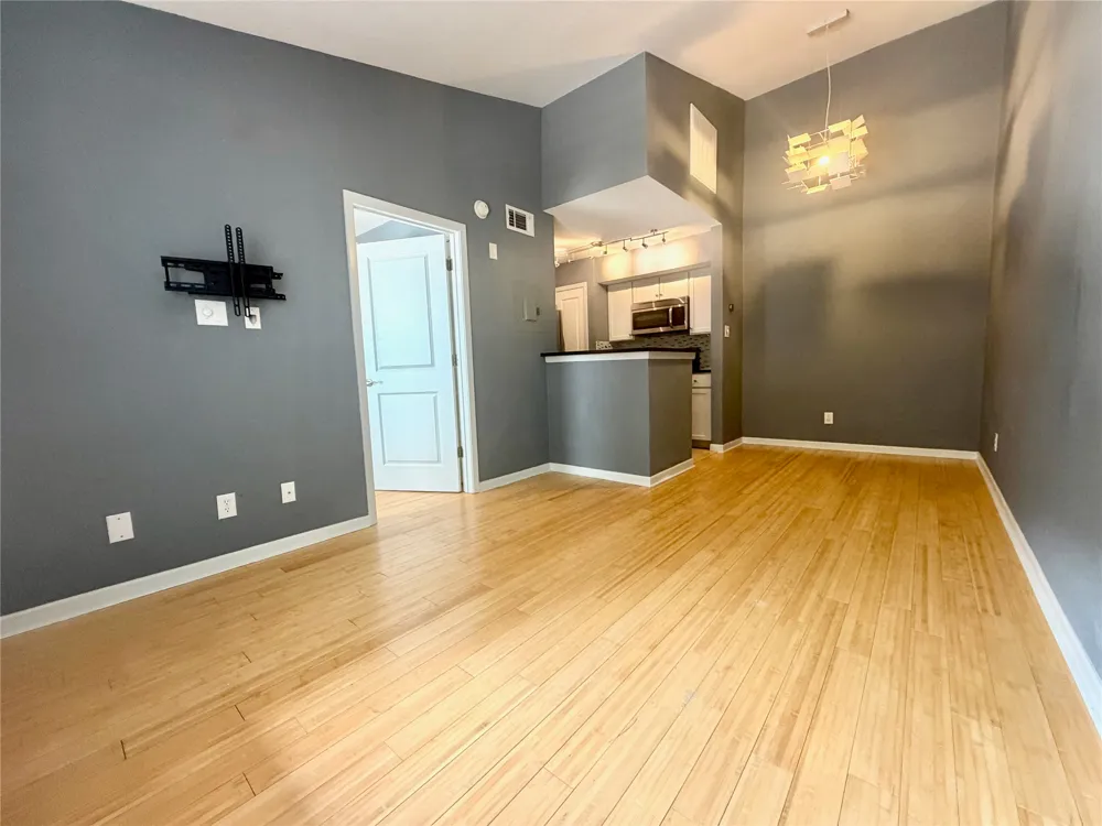 3204 Manchaca Road #302 Austin, TX 78704