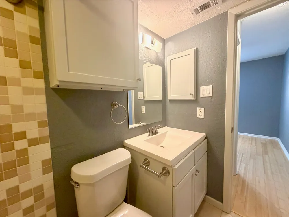3204 Manchaca Road #302 Austin, TX 78704