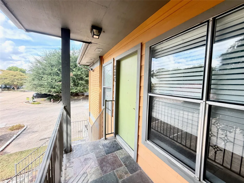 3204 Manchaca Road #302 Austin, TX 78704