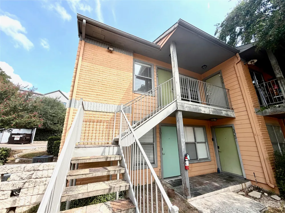 3204 Manchaca Road #302 Austin, TX 78704