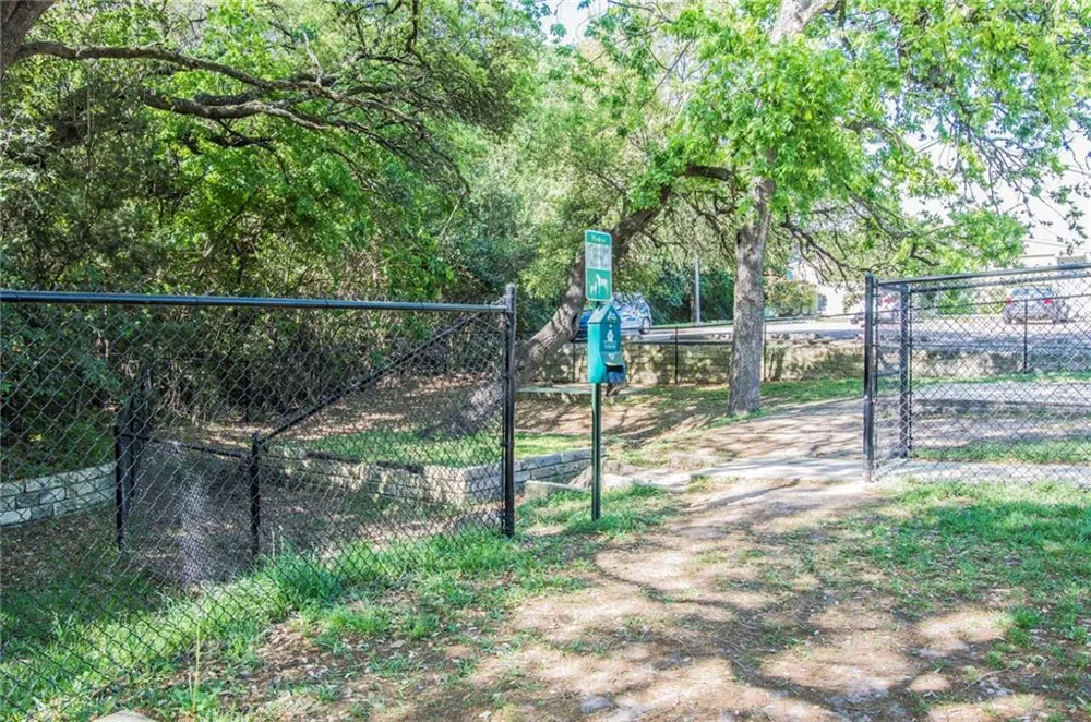 3204 Manchaca Road #302 Austin, TX 78704