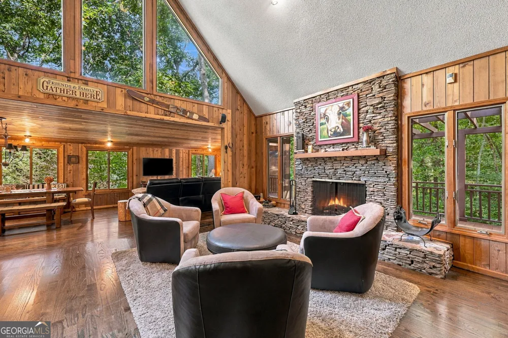 319 Chestatee View DR Dawsonville, GA 30534