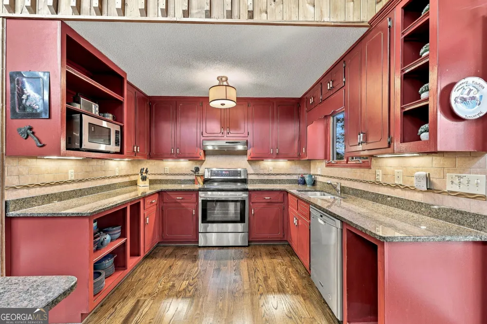 319 Chestatee View DR Dawsonville, GA 30534