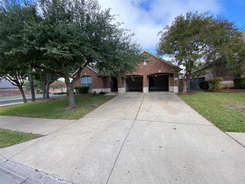 1002 Mesquite Hollow Place