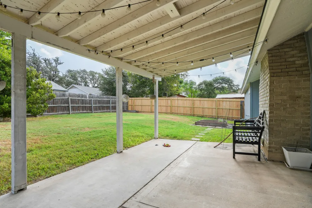 1014 Hillside Oaks Drive Austin, TX 78745