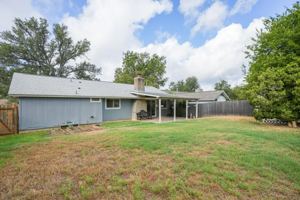 1014 Hillside Oaks Drive Austin, TX 78745