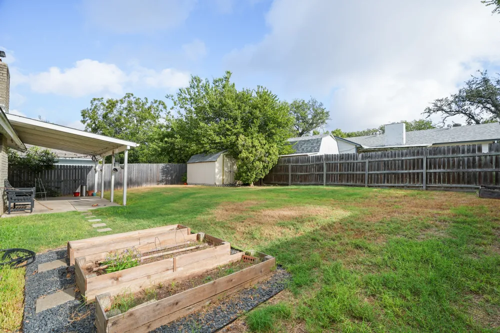 1014 Hillside Oaks Drive Austin, TX 78745