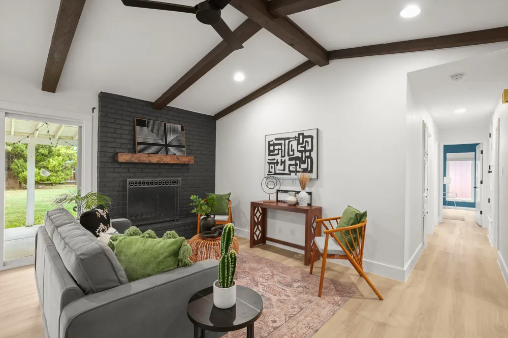 1014 Hillside Oaks Drive Austin, TX 78745