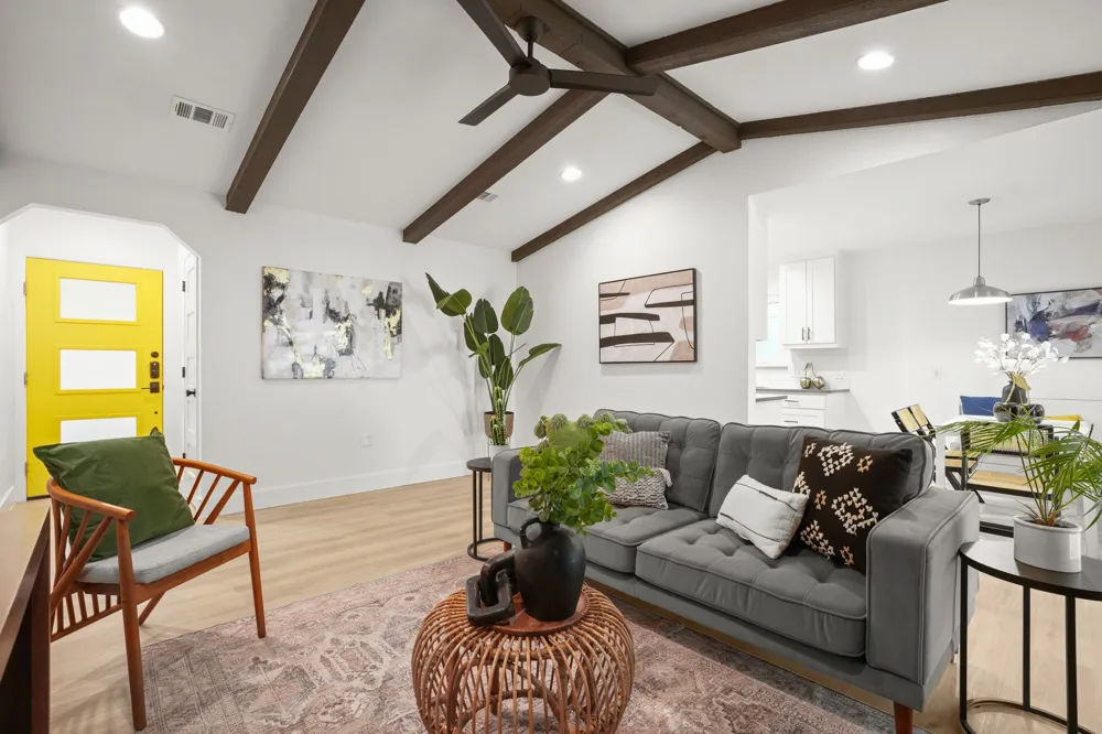 1014 Hillside Oaks Drive Austin, TX 78745