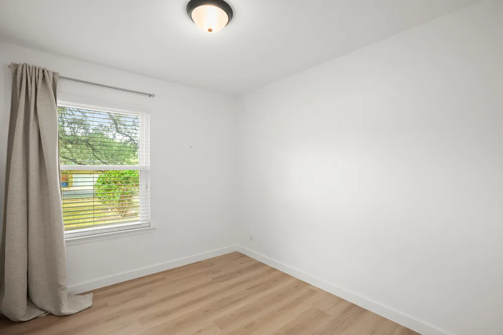 1014 Hillside Oaks Drive Austin, TX 78745