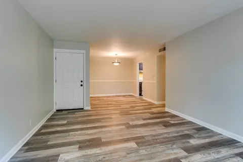 555 N DuPont Ave #D91