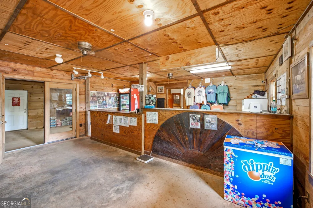 232 Sunburst LN Clarkesville, GA 30523