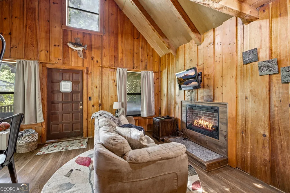 232 Sunburst LN Clarkesville, GA 30523