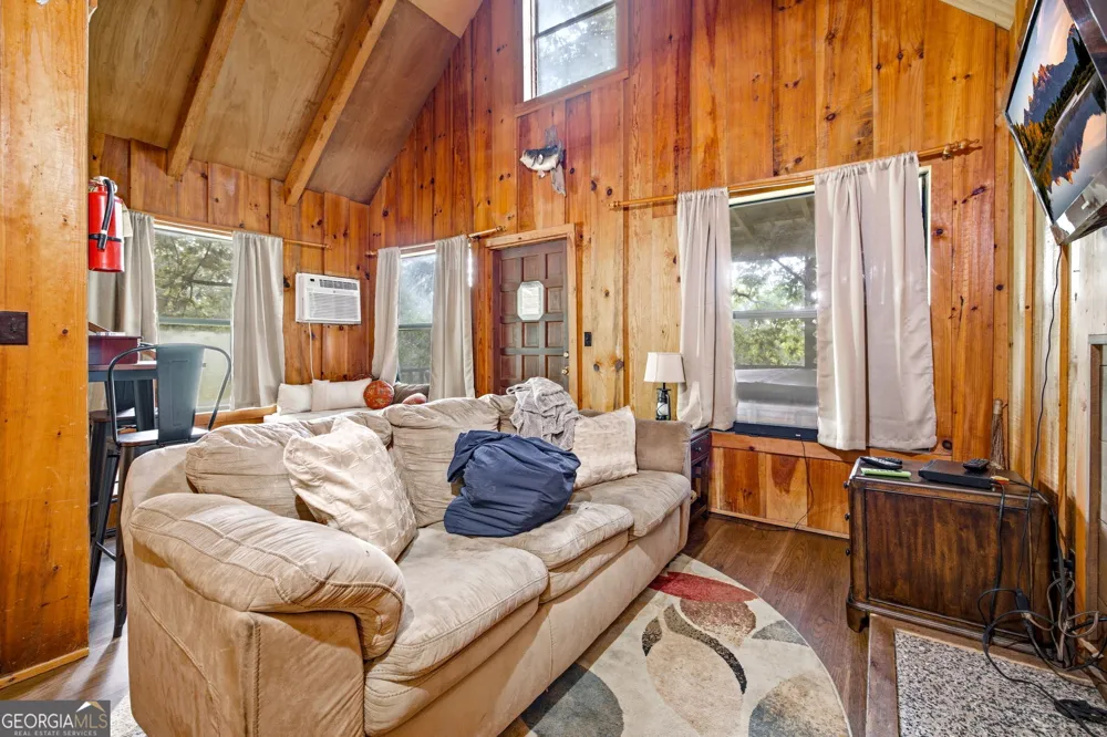 232 Sunburst LN Clarkesville, GA 30523