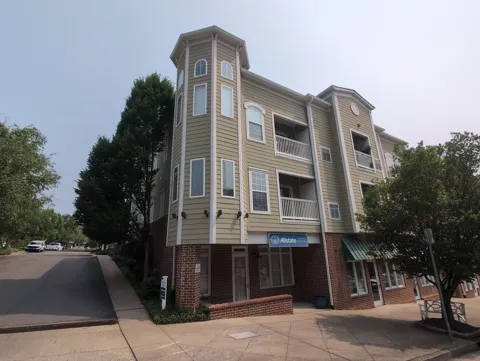 7009 Lenox Village Dr #202