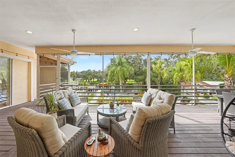 1021 W HENRY AVENUE Tampa, FL 33604
