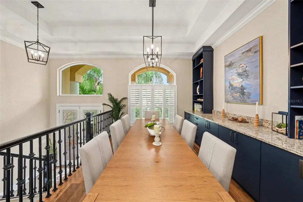 1021 W HENRY AVENUE Tampa, FL 33604