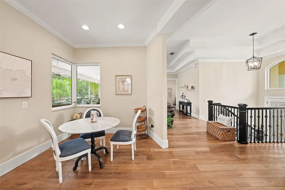 1021 W HENRY AVENUE Tampa, FL 33604