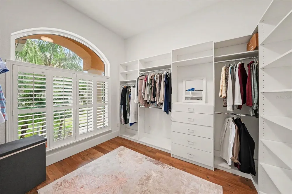 1021 W HENRY AVENUE Tampa, FL 33604
