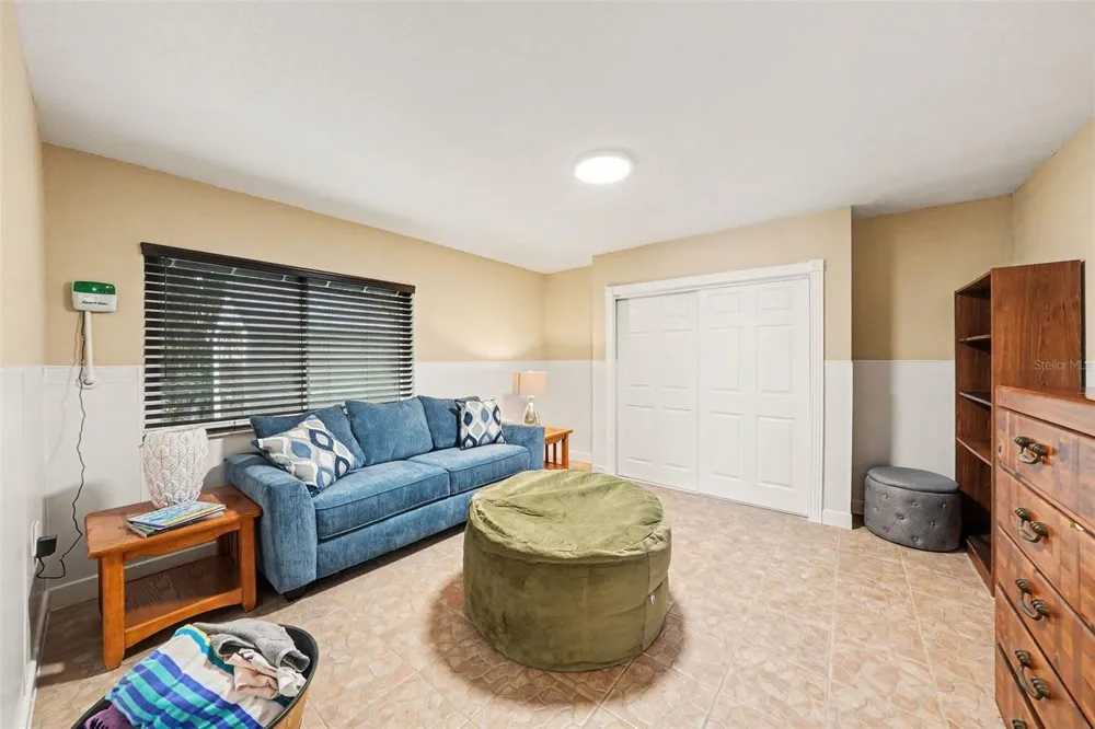 1021 W HENRY AVENUE Tampa, FL 33604