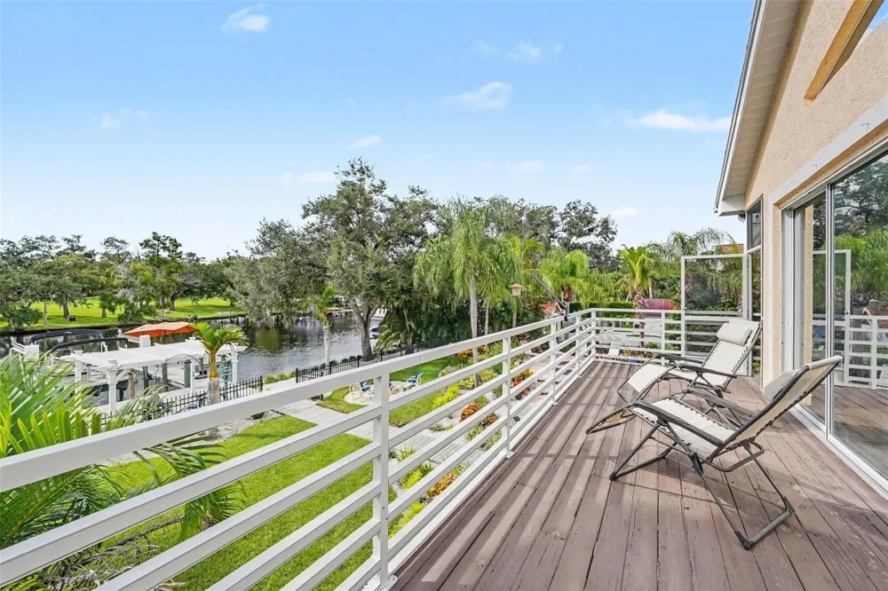 1021 W HENRY AVENUE Tampa, FL 33604